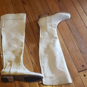 Knee-high Cream-colored Vero Cuoio boots